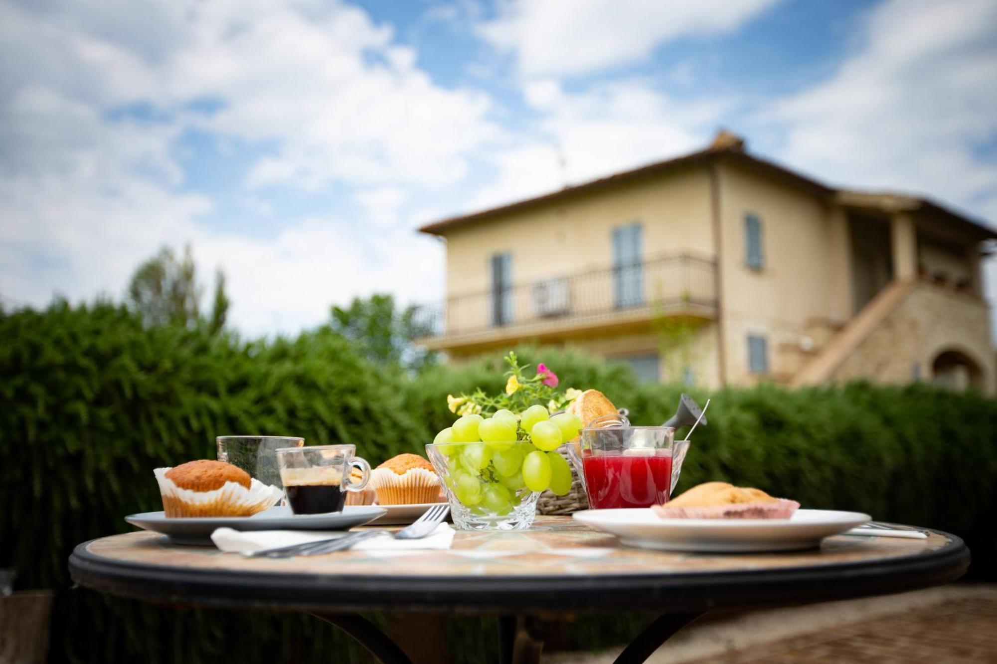 Agriturismo Qui E Ora Bevagna Quarto foto
